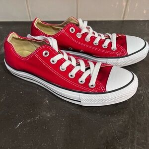 Red low top converse women’s size 8, men’s size 6